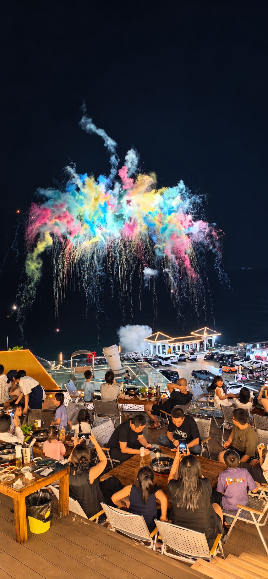 当次拍摄中的露台与烟花场景